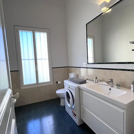 Apartment Elegante In Storica Sul Mare Garavan